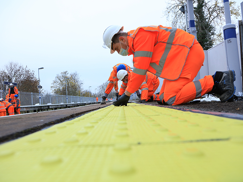 SURFACE MOUNTED TACTILE PAVING